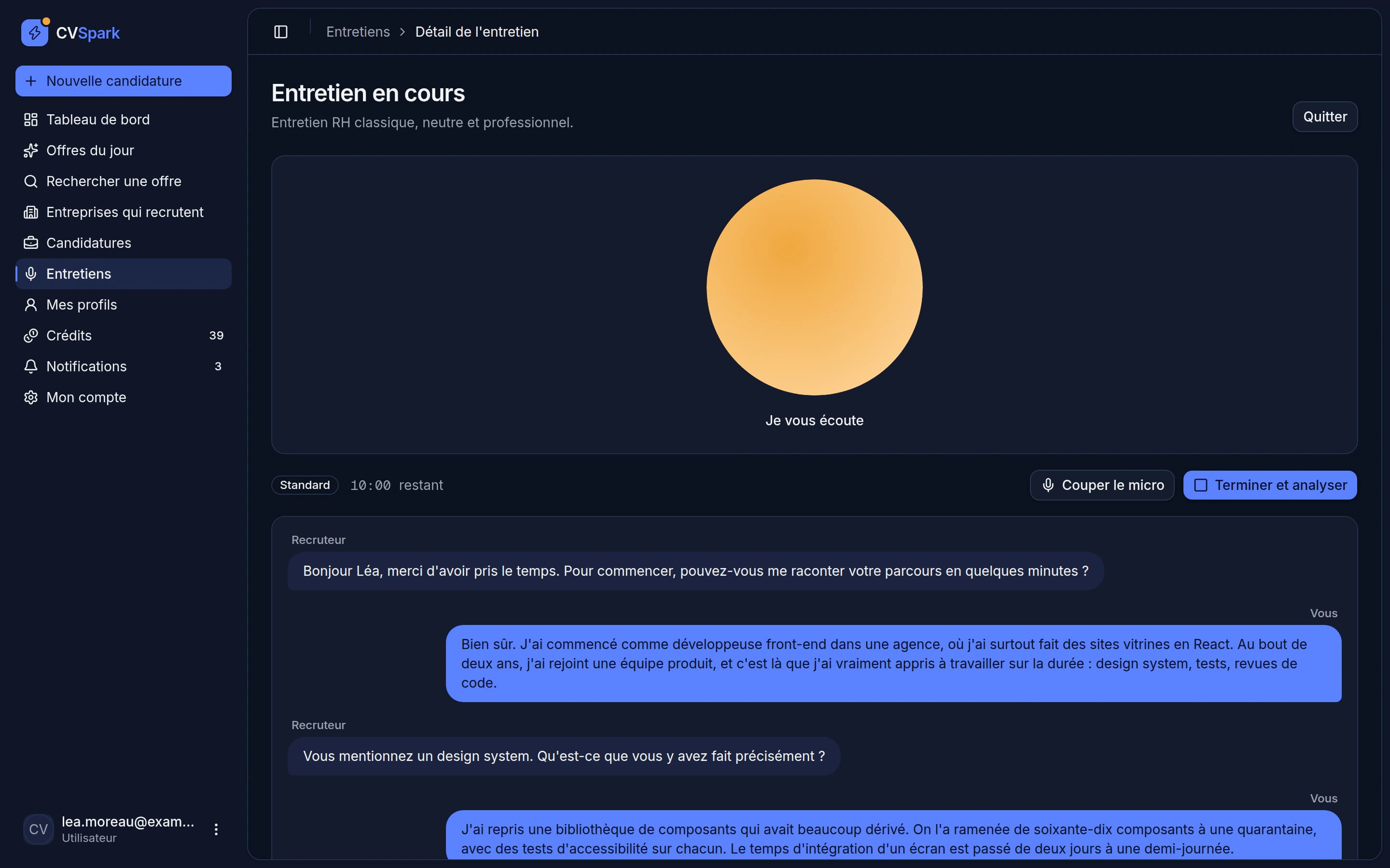 Studio d'entretien Jobspark : sphère vocale animée, compte à rebours et transcription en cours